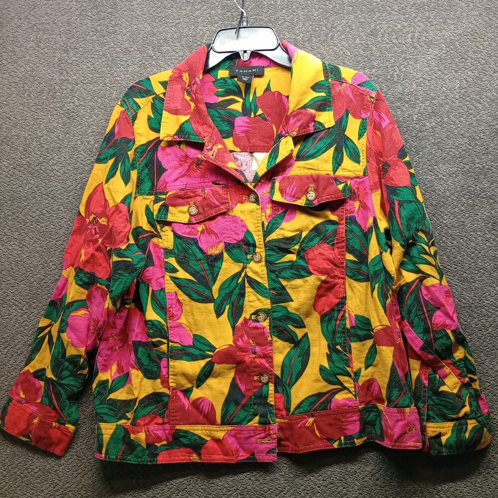 Tahari Women’s Vibrant Flower Print Retro Shirt Jacket